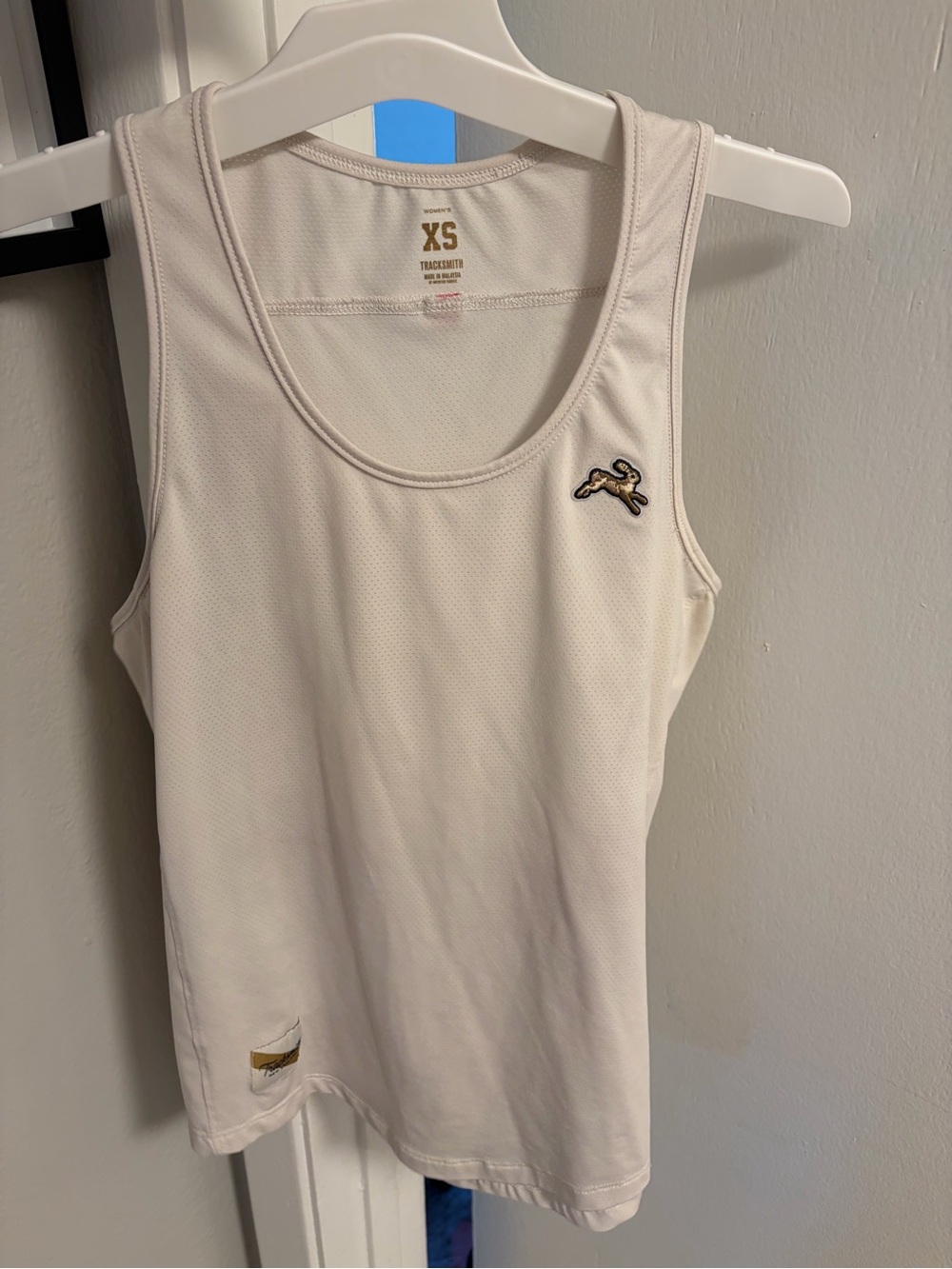 Tracksmith Cream Performance Tank with Rabbit Logo - Picture 5 of 11